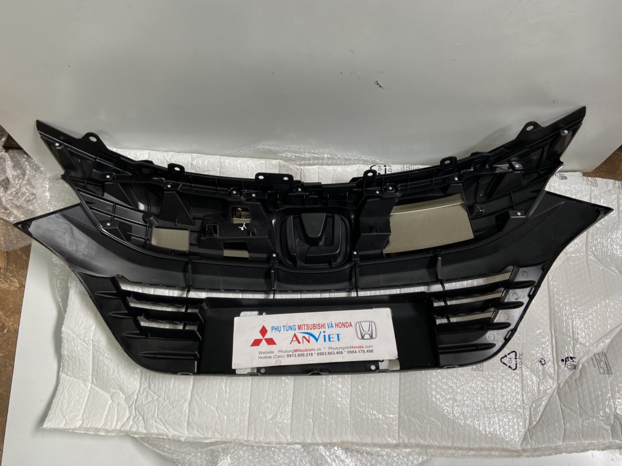 Mặt ca lăng xe Honda HRV 